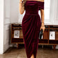 Vestido largo elegante con hombros descubiertos y fruncidos para mujer
