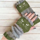 Guantes sin dedos de punto con estampado de gatos